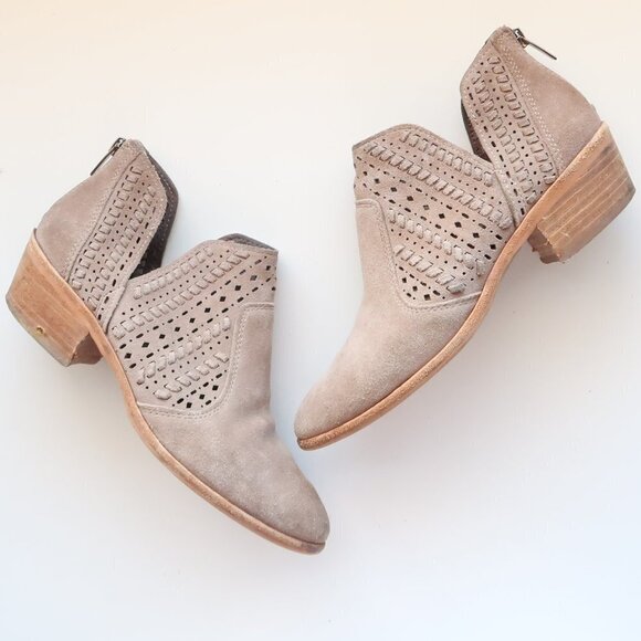 Vince Camuto Taupe Suede Leather Bock Heel Bohemian Ankle Boots Booties Size 8.5 - Picture 15 of 16